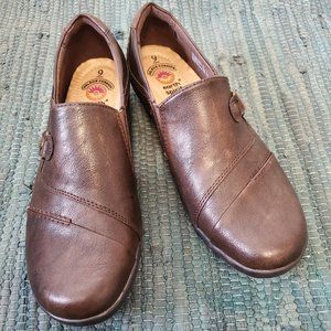 New without Tags Earth Spirit Reni Sintetico Shoe in Deep Brown-Women's Size 9